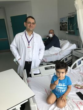 Yatağan'dan gelen 3 yaşındaki Parsiyel AV Kanal Defekti (AVSD) hastamız Hakan taburcu oldu.